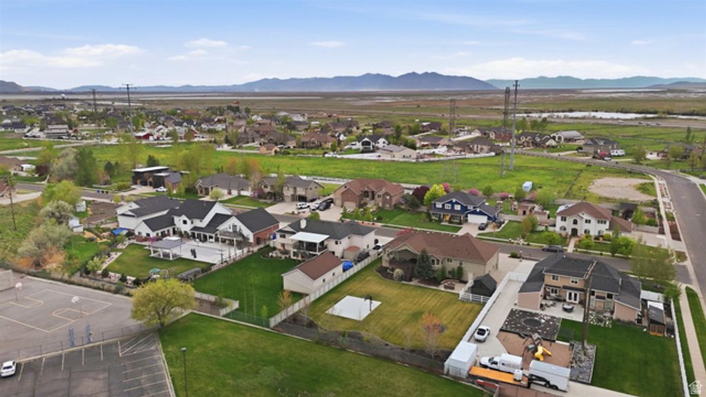 Image 75 of property listing at 2026 W RANCH RD, Farmington, UT 84025