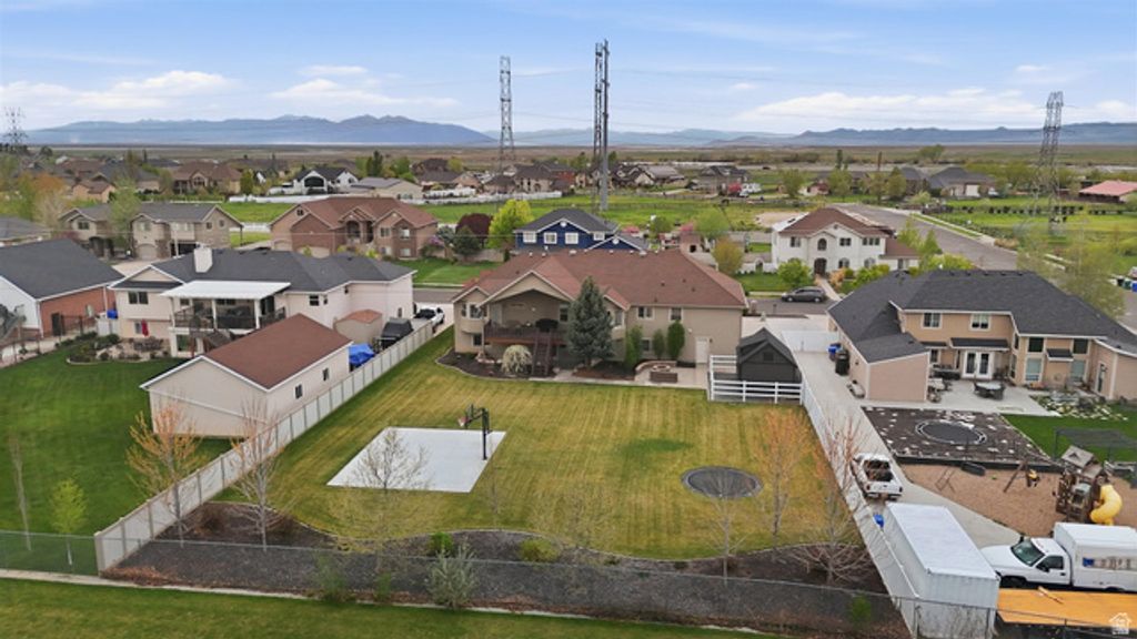 Image 76 of property listing at 2026 W RANCH RD, Farmington, UT 84025