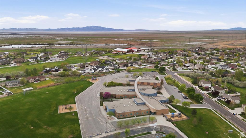 Image 78 of property listing at 2026 W RANCH RD, Farmington, UT 84025