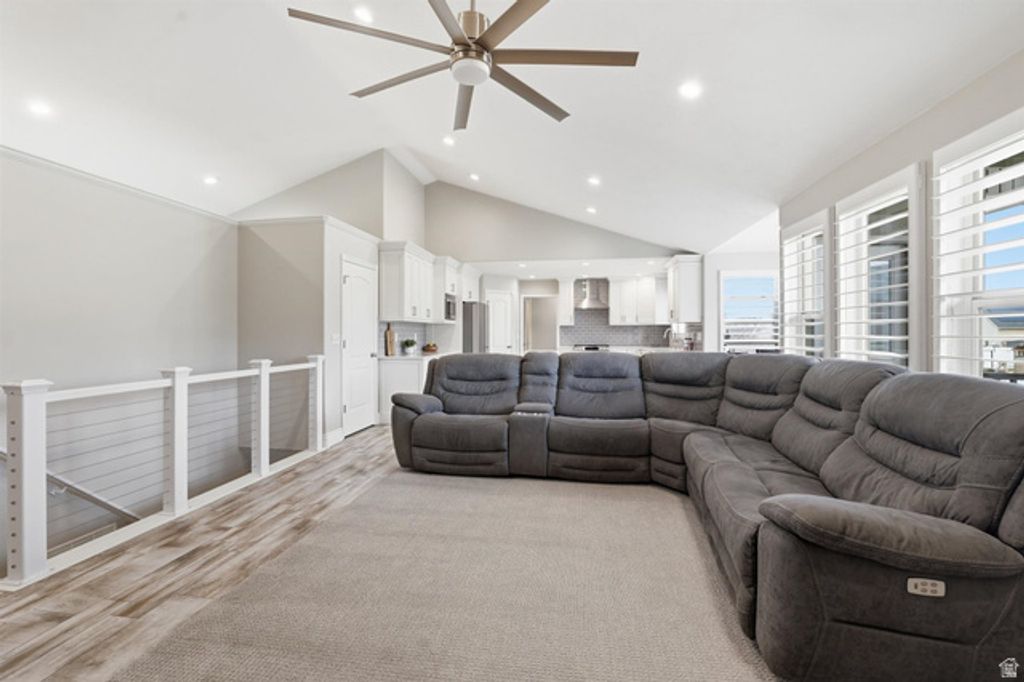 Image 10 of property listing at 2026 W RANCH RD, Farmington, UT 84025