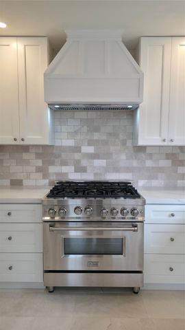 826 Heights Blvd, Houston, TX 77007