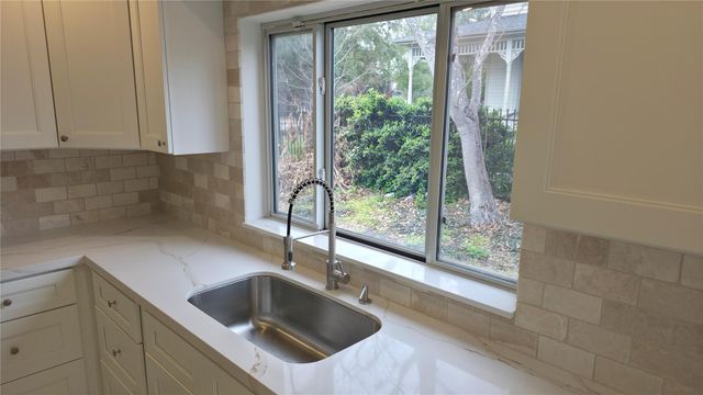 826 Heights Blvd, Houston, TX 77007