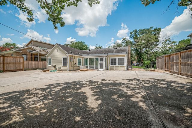 826 Heights Blvd, Houston, TX 77007