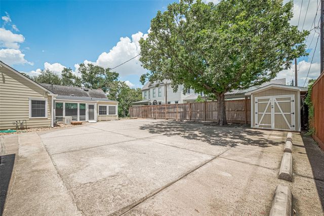 826 Heights Blvd, Houston, TX 77007