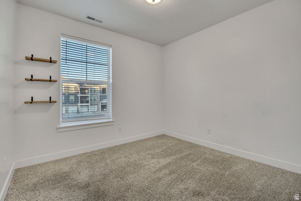 Image 14 of property listing at 1776 W NEWCASTLE LN #A302, Saratoga Springs, UT 84045