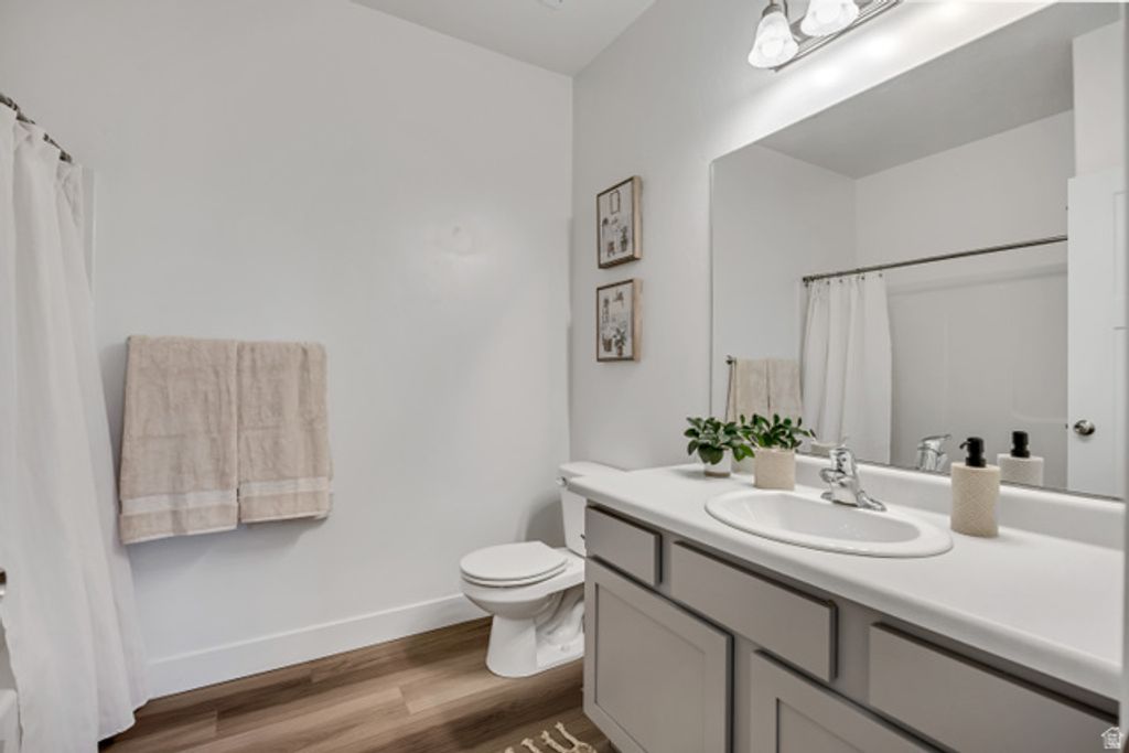 Image 15 of property listing at 1776 W NEWCASTLE LN #A302, Saratoga Springs, UT 84045