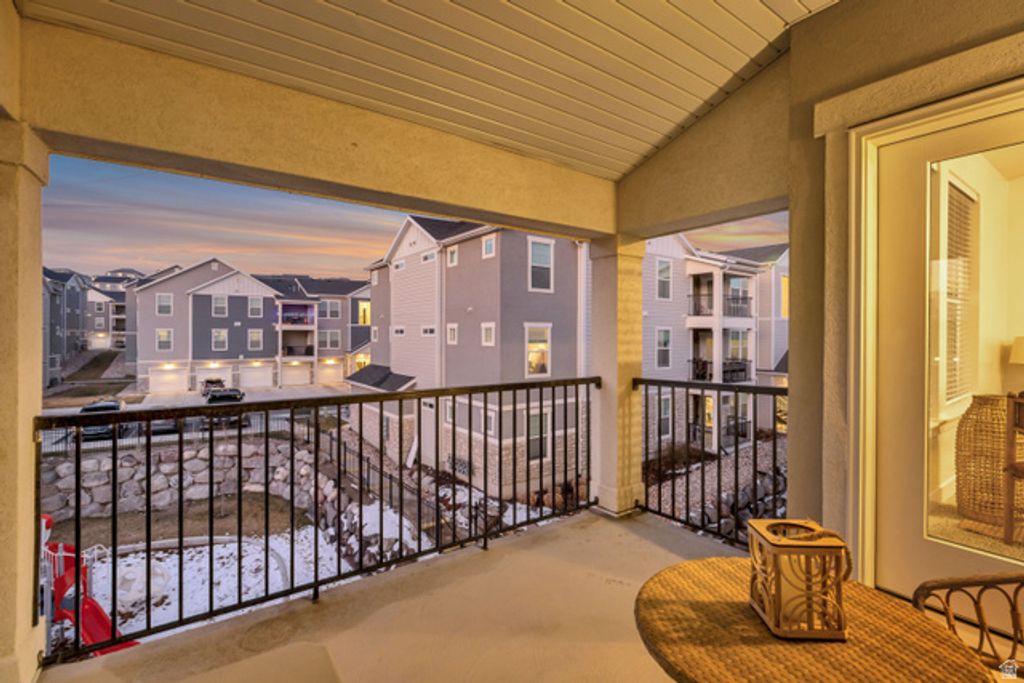 Image 17 of property listing at 1776 W NEWCASTLE LN #A302, Saratoga Springs, UT 84045