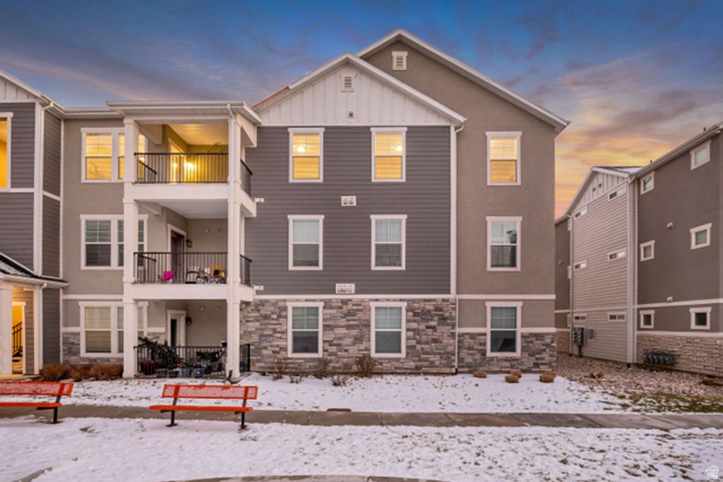 Image 19 of property listing at 1776 W NEWCASTLE LN #A302, Saratoga Springs, UT 84045