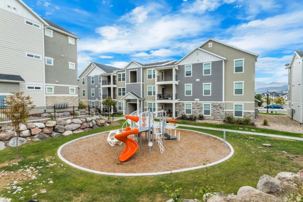 Image 24 of property listing at 1776 W NEWCASTLE LN #A302, Saratoga Springs, UT 84045