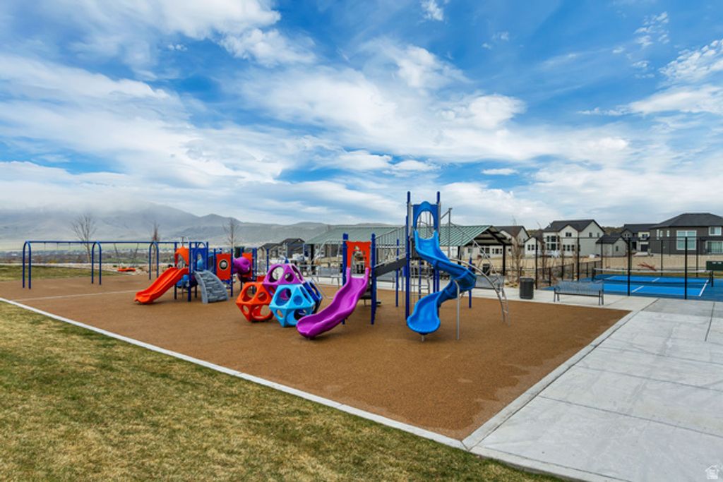 Image 26 of property listing at 1776 W NEWCASTLE LN #A302, Saratoga Springs, UT 84045
