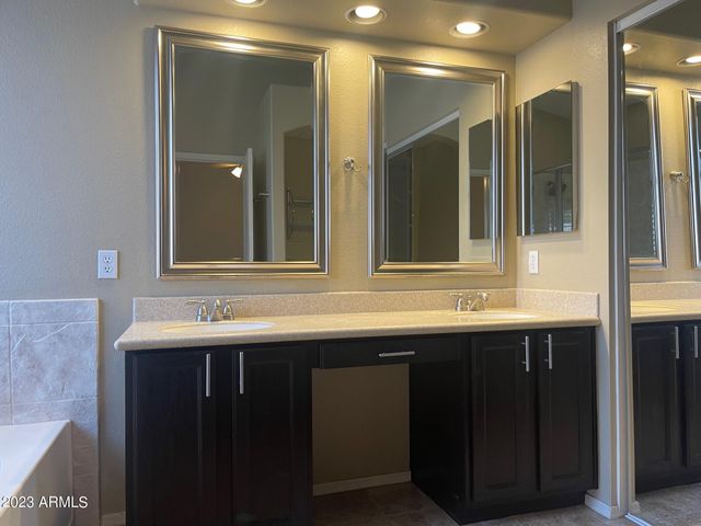 6668 W Rose Garden Lane, Glendale, AZ 85308