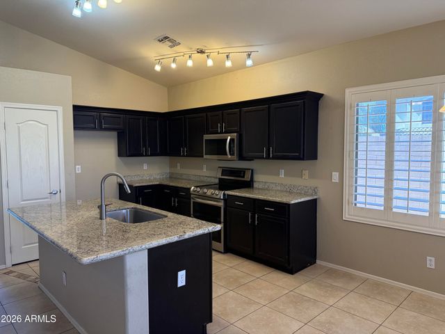 6668 W Rose Garden Lane, Glendale, AZ 85308