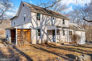 1101 MAGAZINE RD, Green Lane, PA 18054