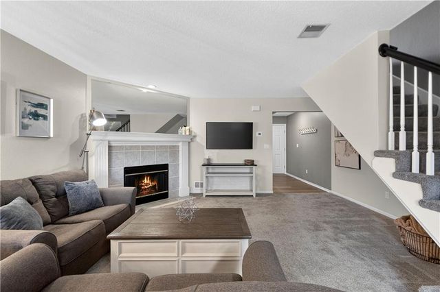 5583 Sunrise Meadow Lane 89-C, Lee's Summit, MO 64064