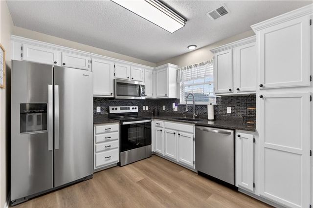 5583 Sunrise Meadow Lane 89-C, Lee's Summit, MO 64064