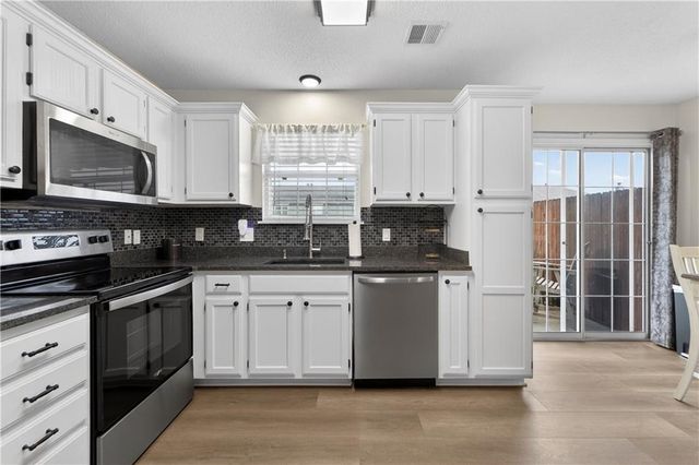 5583 Sunrise Meadow Lane 89-C, Lee's Summit, MO 64064