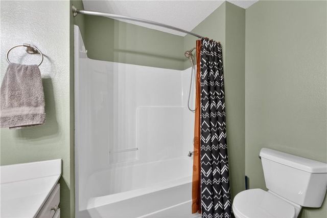 5583 Sunrise Meadow Lane 89-C, Lee's Summit, MO 64064