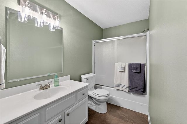 5583 Sunrise Meadow Lane 89-C, Lee's Summit, MO 64064