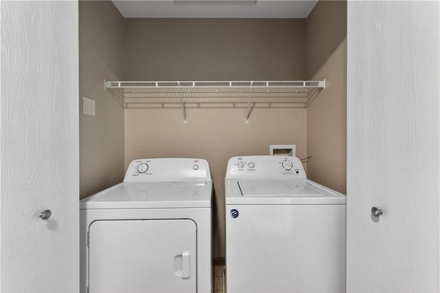 5583 Sunrise Meadow Lane 89-C, Lee's Summit, MO 64064