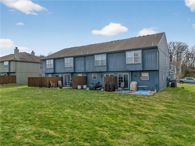 5583 Sunrise Meadow Lane 89-C, Lee's Summit, MO 64064