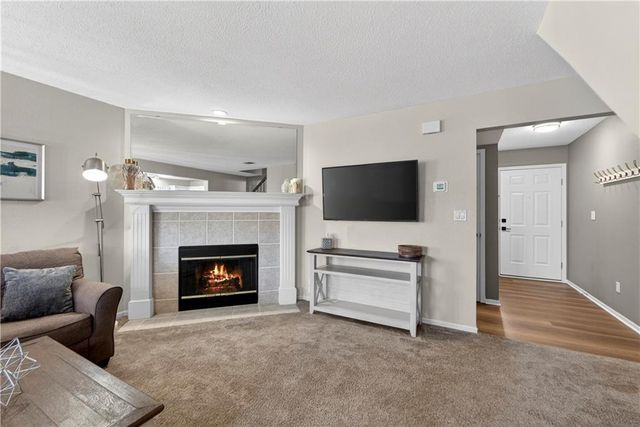 5583 Sunrise Meadow Lane 89-C, Lee's Summit, MO 64064