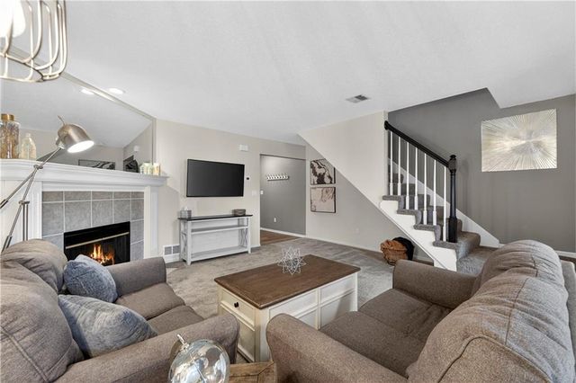 5583 Sunrise Meadow Lane 89-C, Lee's Summit, MO 64064