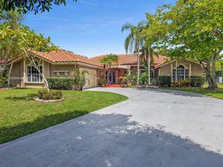9351 NW 10th Ct, Plantation, FL 33322