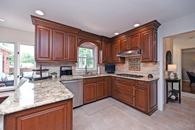 6453 Oldbarn Court, Madeira, OH 45243