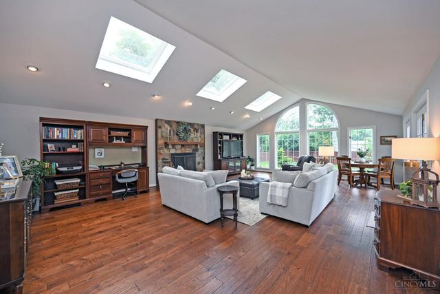 6453 Oldbarn Court, Madeira, OH 45243