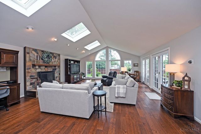 6453 Oldbarn Court, Madeira, OH 45243