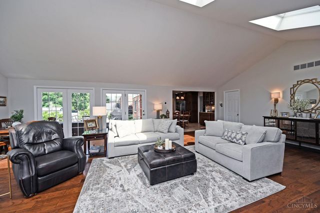6453 Oldbarn Court, Madeira, OH 45243