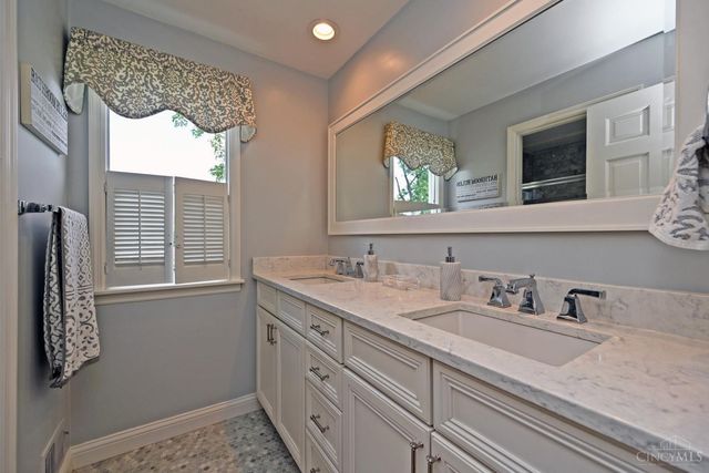 6453 Oldbarn Court, Madeira, OH 45243