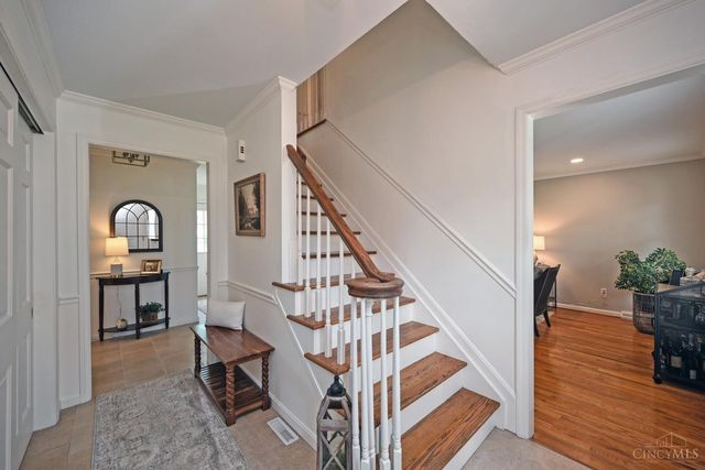 6453 Oldbarn Court, Madeira, OH 45243