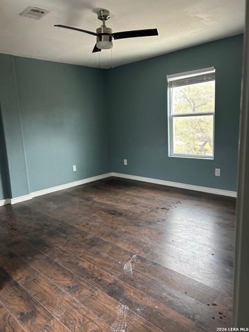 174 Red Fox, Poteet, TX 78065