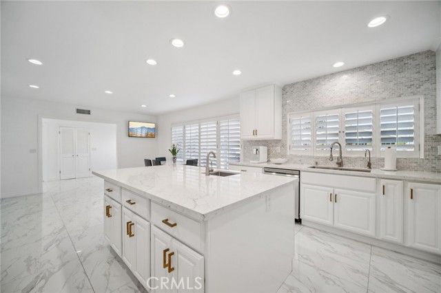 17158 Citronia Street, Northridge (los Angeles), CA 91325