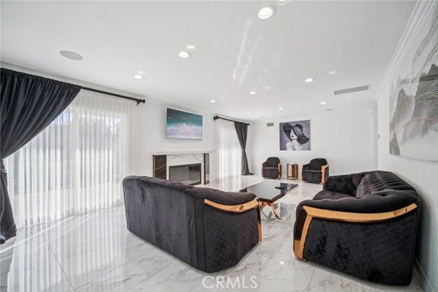 17158 Citronia Street, Northridge (los Angeles), CA 91325