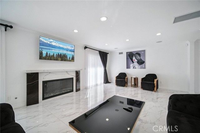 17158 Citronia Street, Northridge (los Angeles), CA 91325