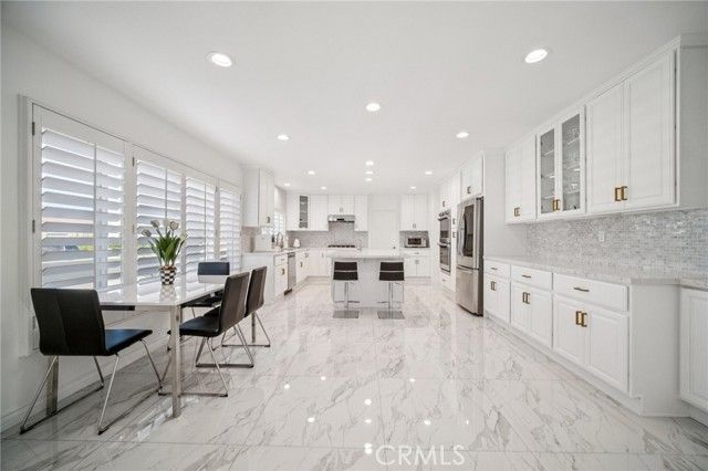 17158 Citronia Street, Northridge (los Angeles), CA 91325