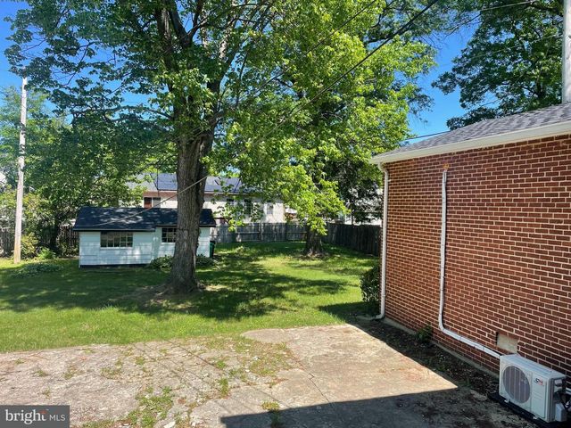6901 100TH AVE, Lanham, MD 20706