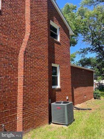 6901 100TH AVE, Lanham, MD 20706