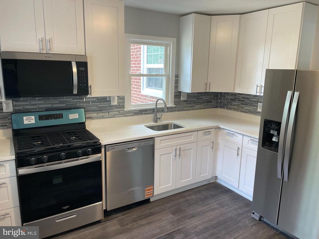 6901 100TH AVE, Lanham, MD 20706