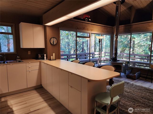 731 E Promontory Road, Shelton, WA 98584