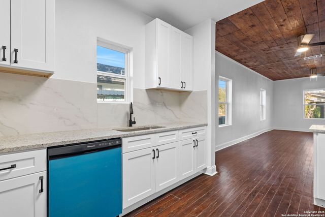 828 Virginia Blvd, San Antonio, TX 78203