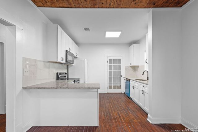 828 Virginia Blvd, San Antonio, TX 78203