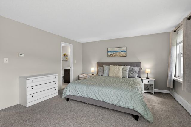 411 Ledgeview Drive, Rochester, NH 03839