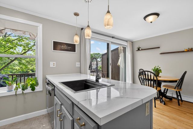 411 Ledgeview Drive, Rochester, NH 03839