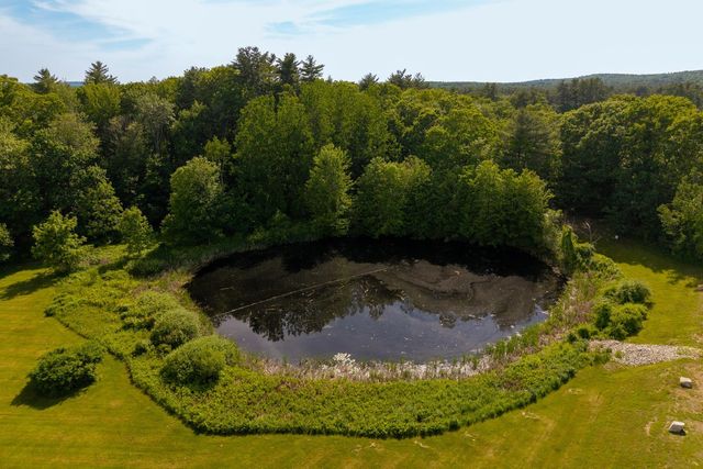 411 Ledgeview Drive, Rochester, NH 03839