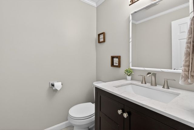 411 Ledgeview Drive, Rochester, NH 03839