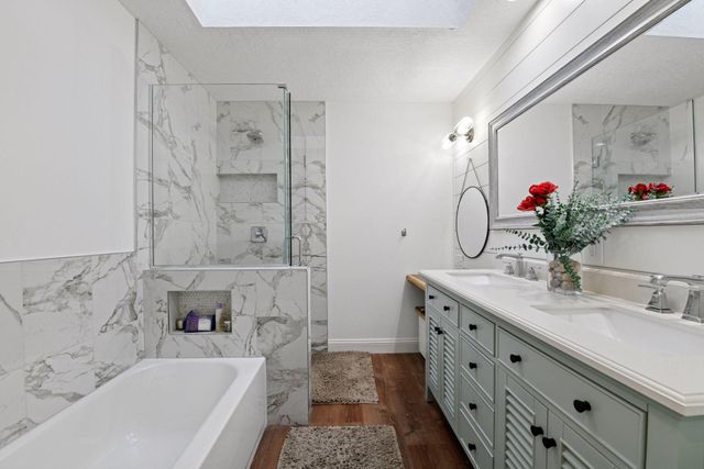 15820 17th Avenue N, Plymouth, MN 55447