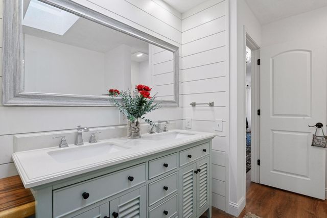 15820 17th Avenue N, Plymouth, MN 55447